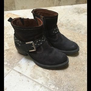 Josef Seibel Awesome suede booties
